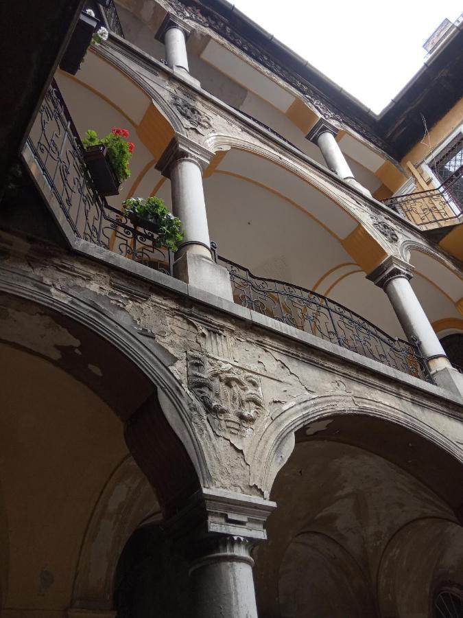 Jolie Apartment In Historical Center ブダペスト エクステリア 写真